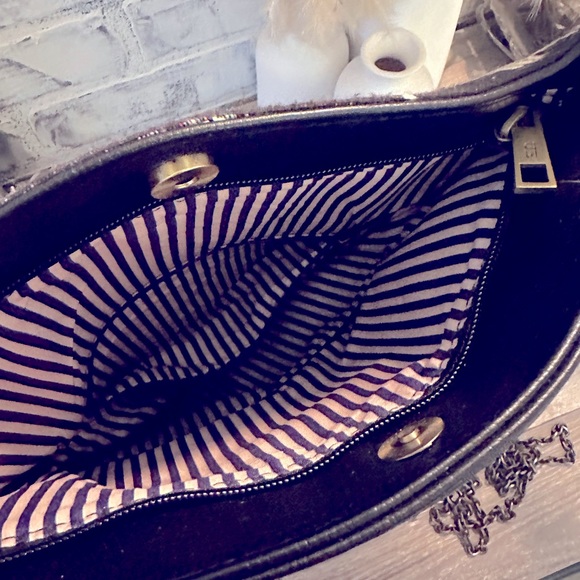 *FREE w/ purchase eligible* Tribal Print Clutch Crossbody Bag w detachable chain - Picture 5 of 6